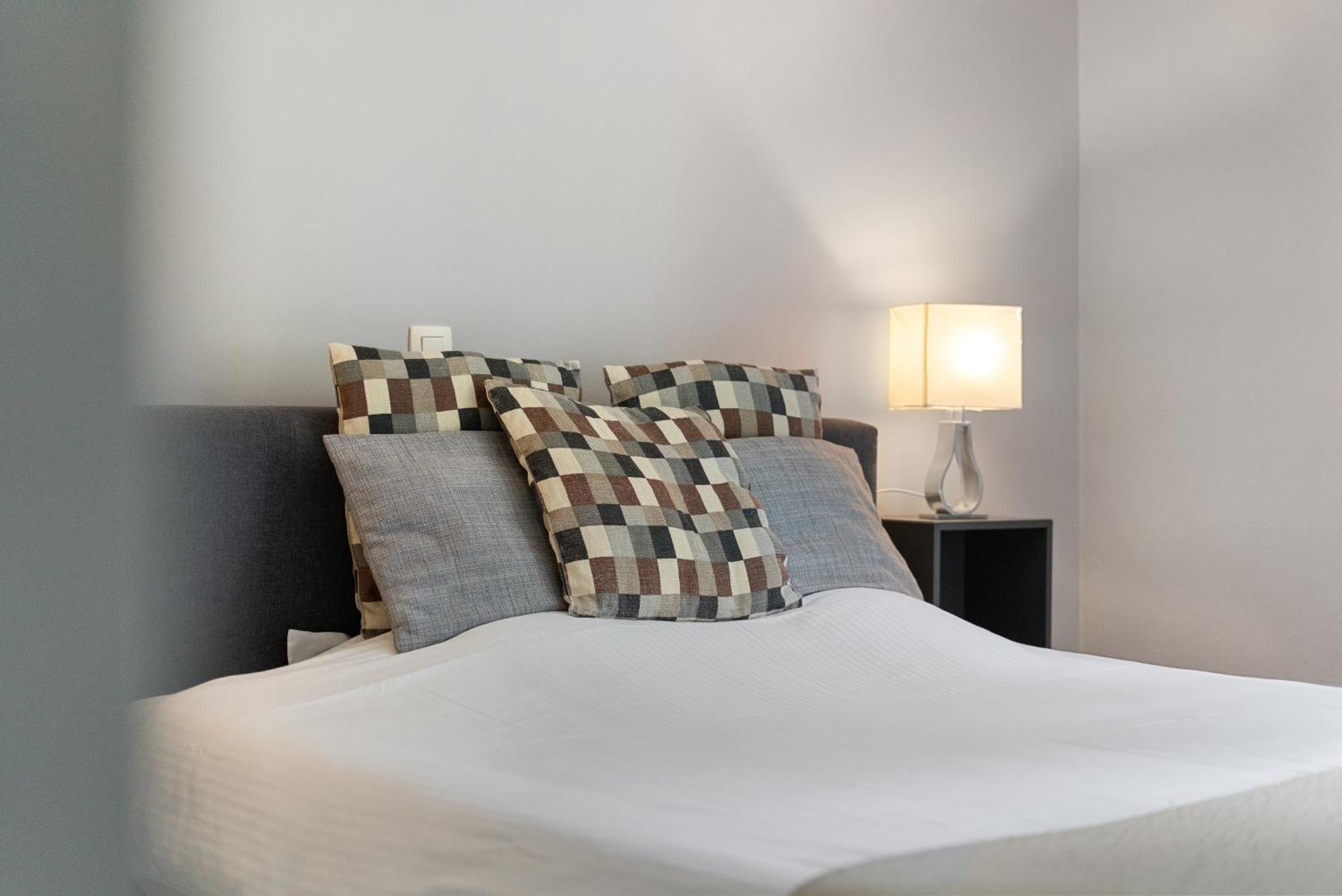 Spacious Guest Suites Near Historic Market - 5 Min Walk Brygge Exteriör bild