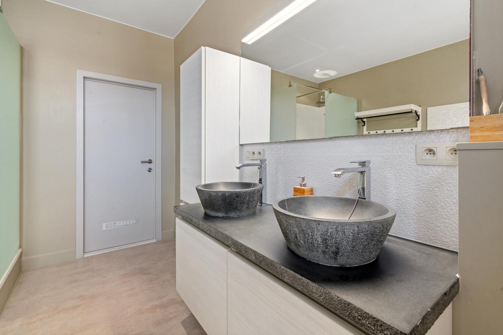 Spacious Guest Suites Near Historic Market - 5 Min Walk Brygge Exteriör bild