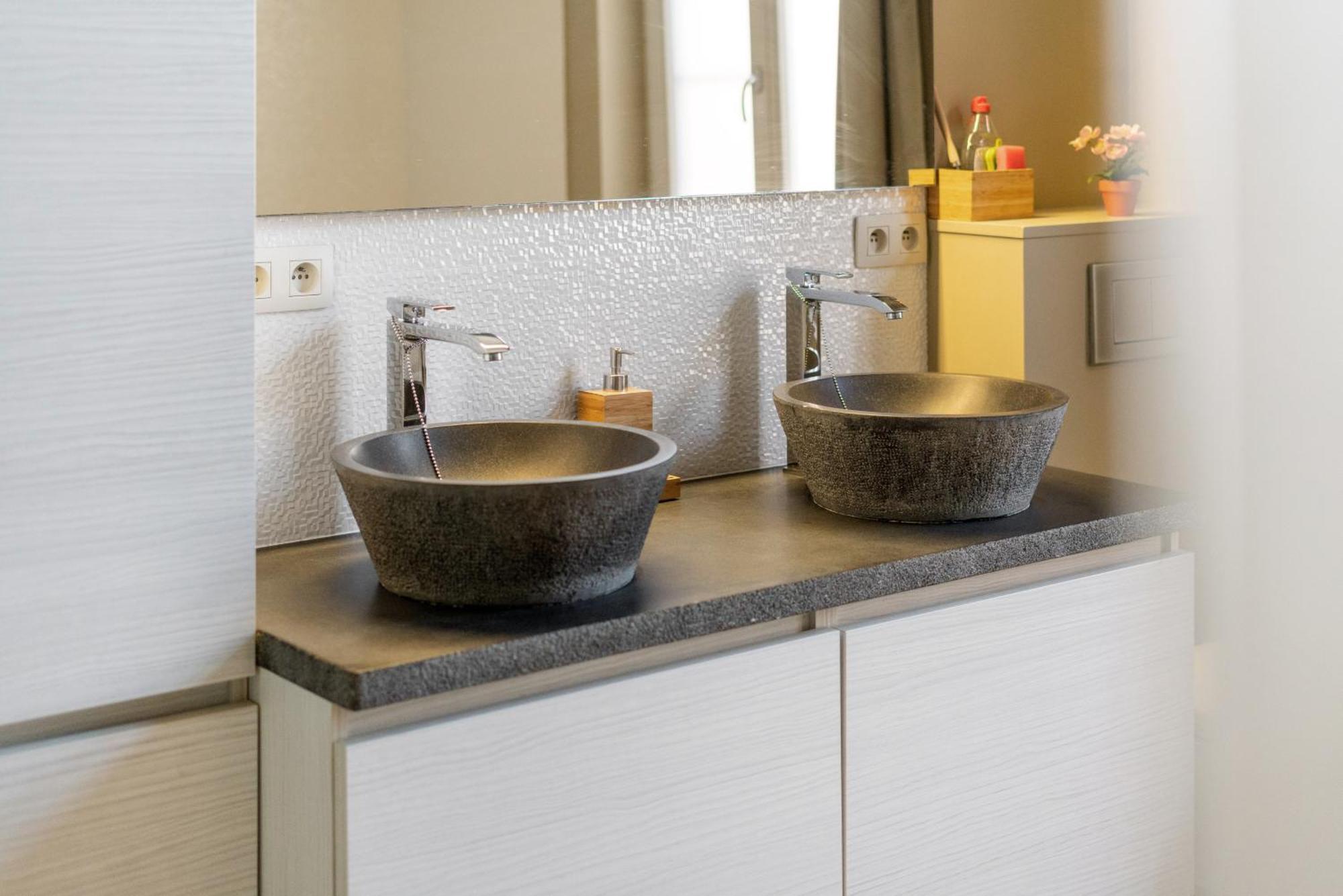 Spacious Guest Suites Near Historic Market - 5 Min Walk Brygge Exteriör bild