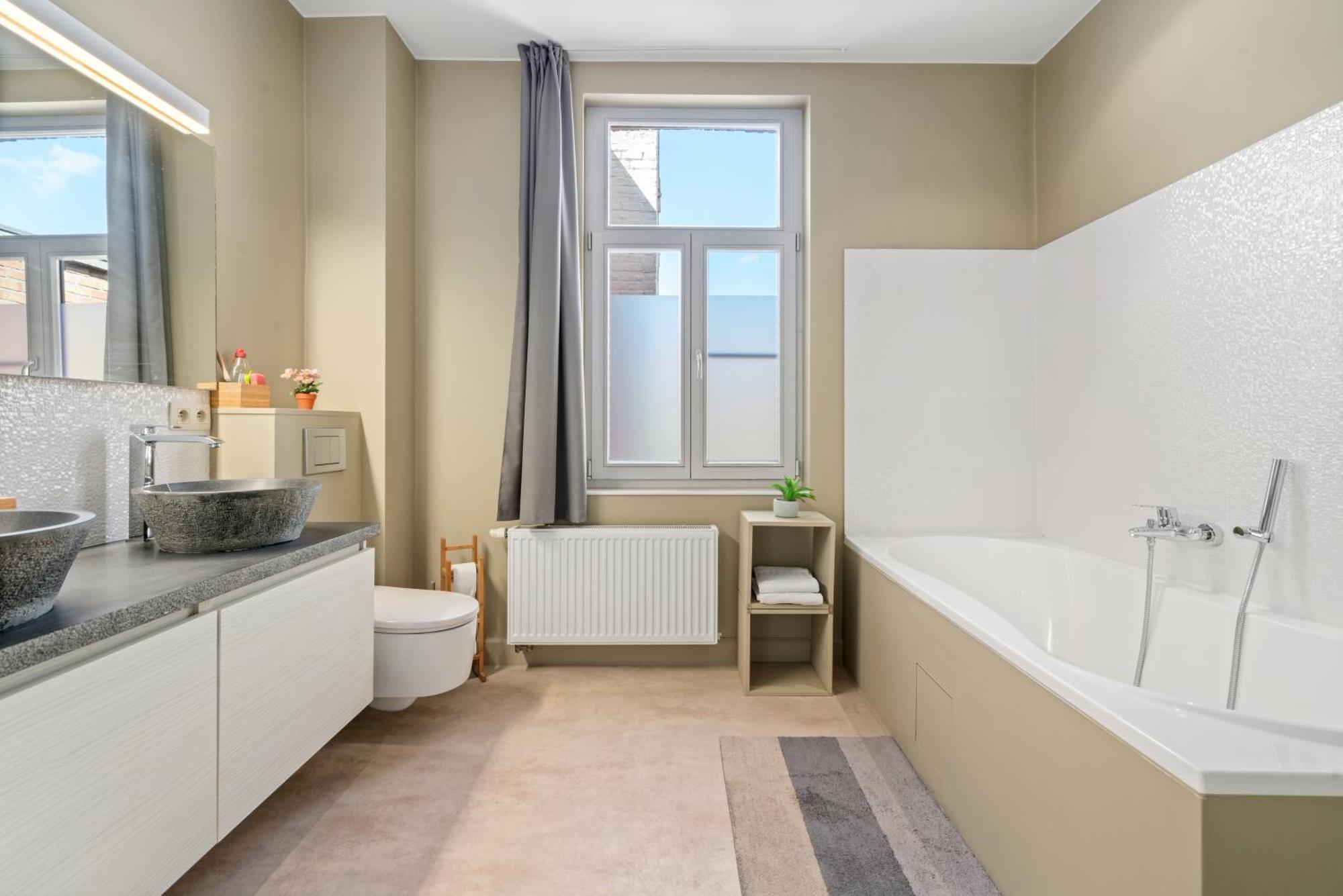 Spacious Guest Suites Near Historic Market - 5 Min Walk Brygge Exteriör bild